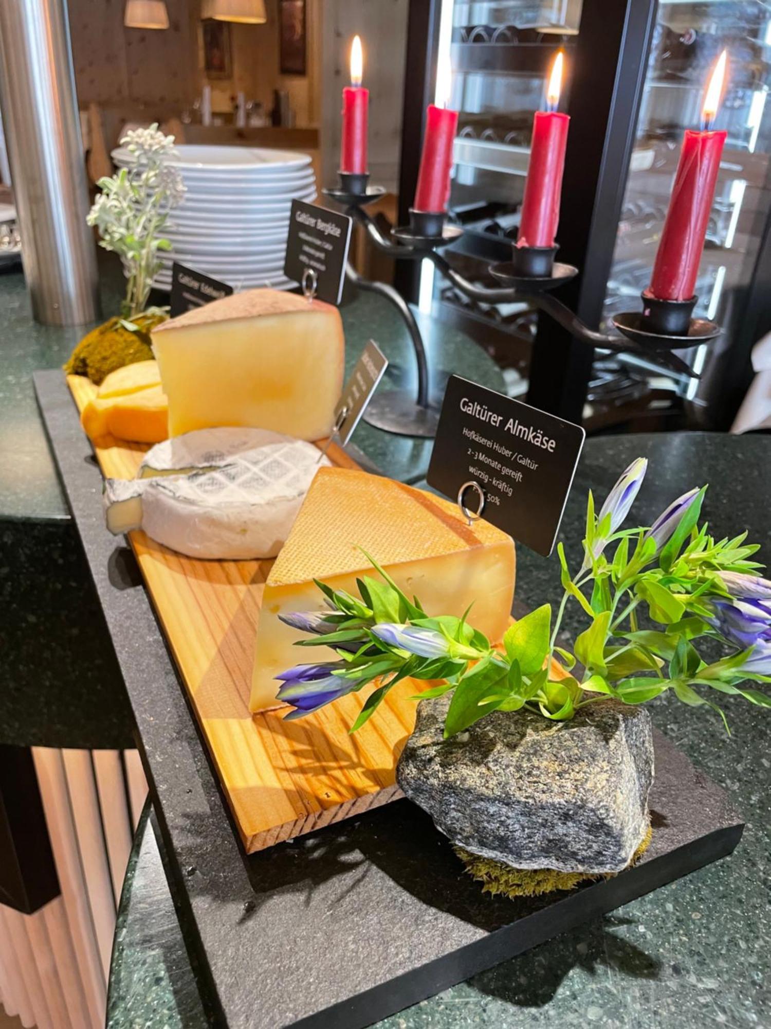 Hotel Goldener Adler - Im Sommer Silvretta Card Premium Inkludiert Ишгъл Екстериор снимка