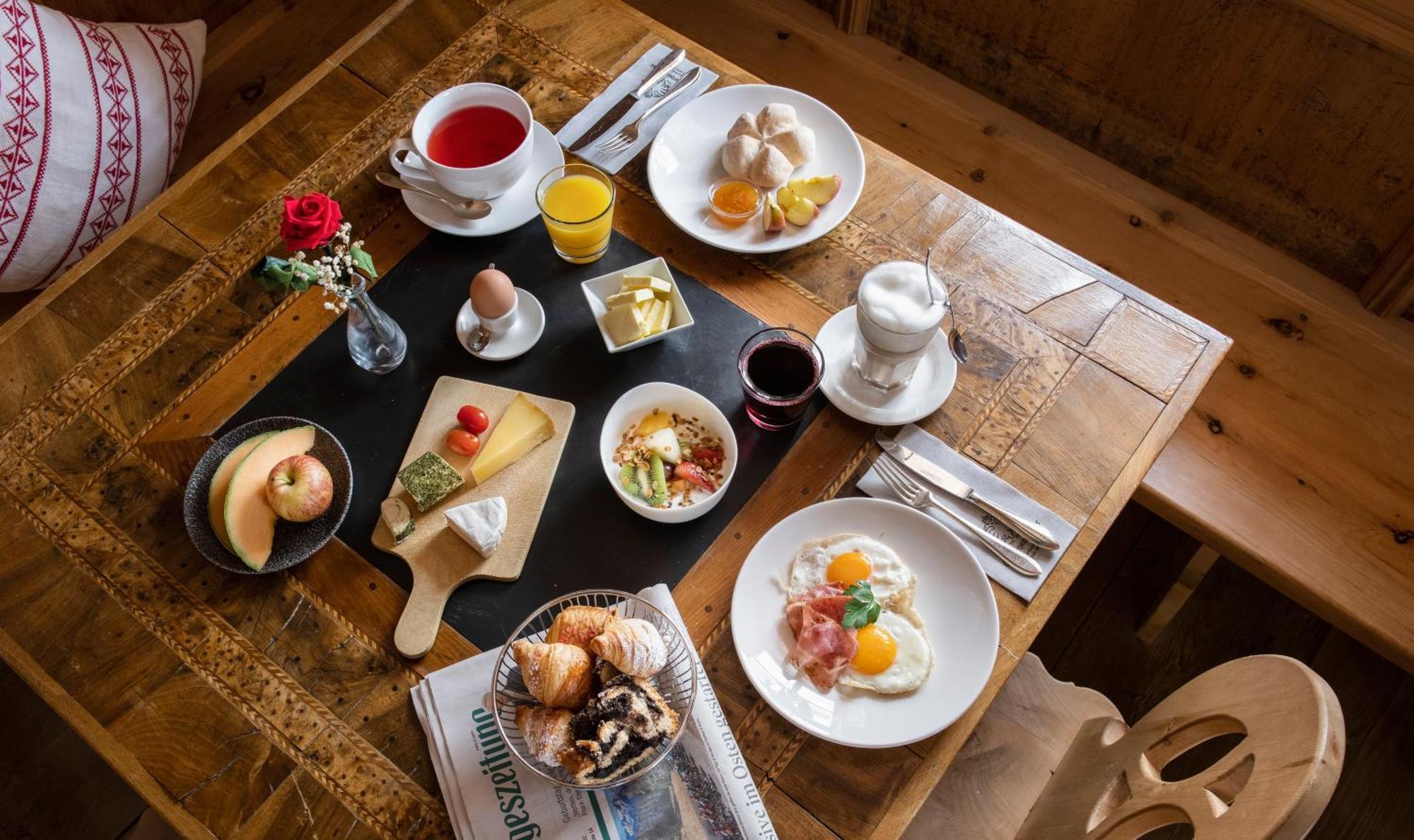 Hotel Goldener Adler - Im Sommer Silvretta Card Premium Inkludiert Ишгъл Екстериор снимка