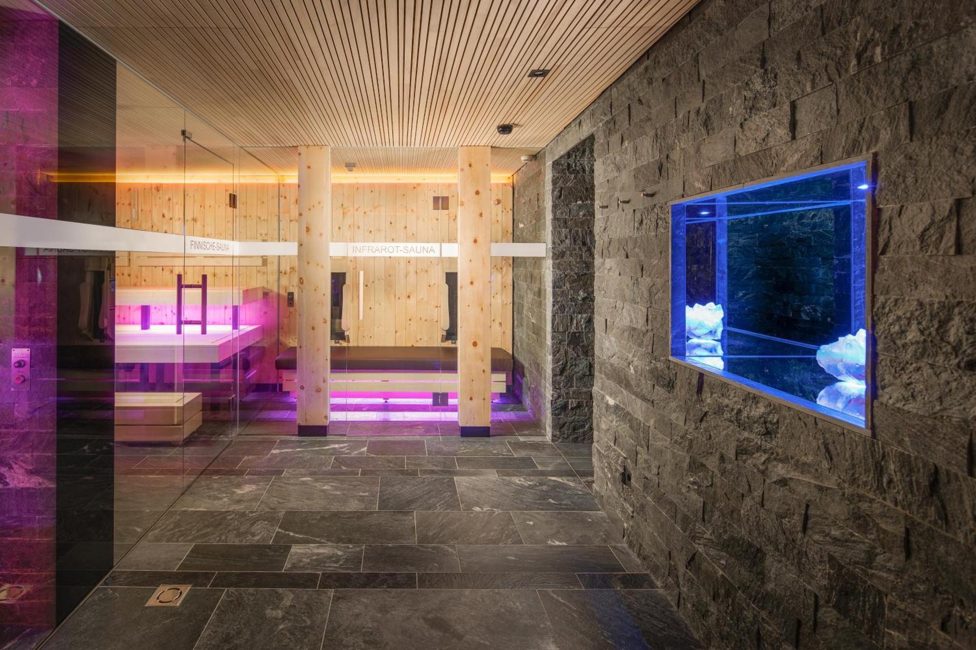 Hotel Goldener Adler - Im Sommer Silvretta Card Premium Inkludiert Ишгъл Екстериор снимка