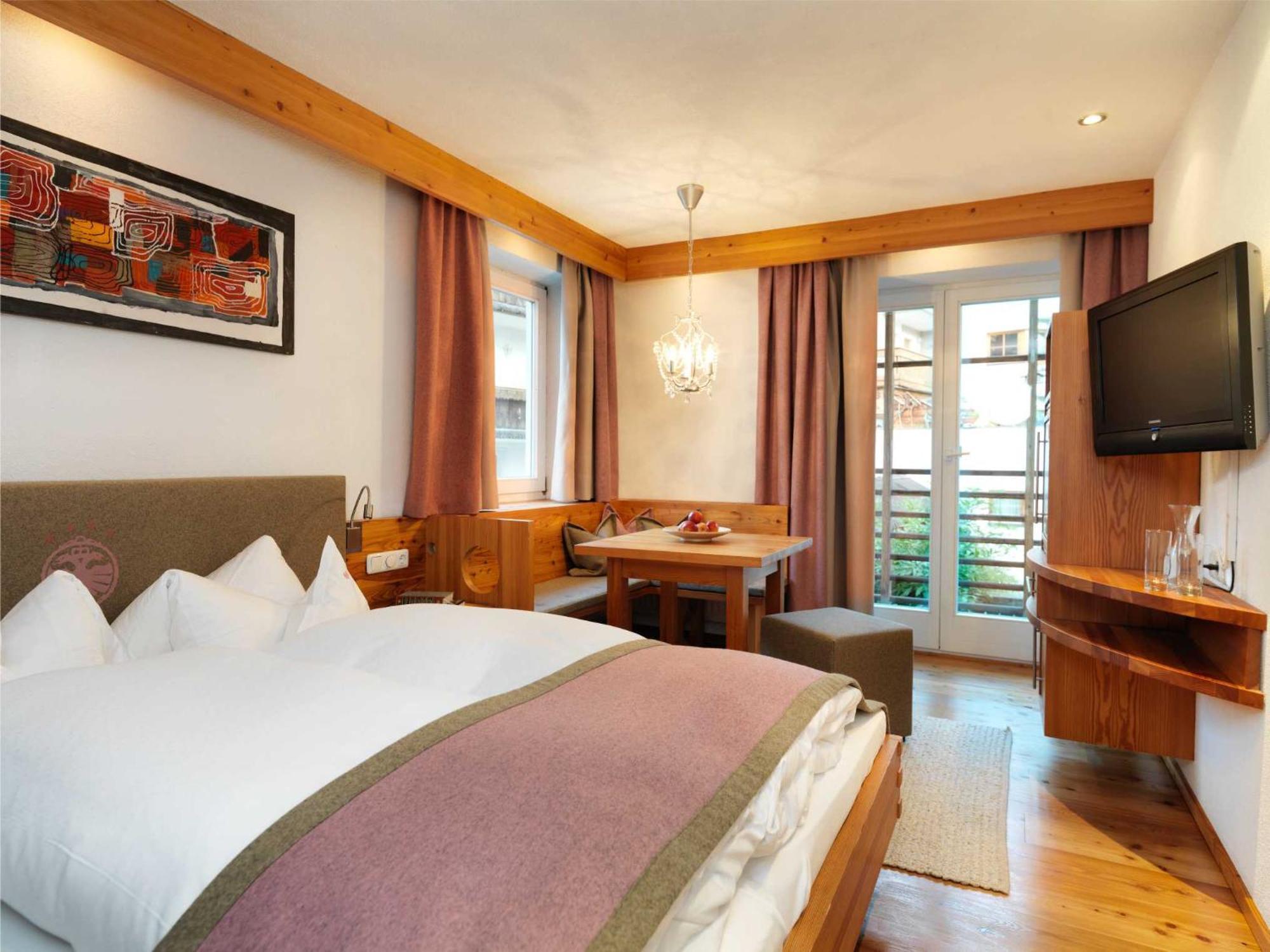 Hotel Goldener Adler - Im Sommer Silvretta Card Premium Inkludiert Ишгъл Екстериор снимка