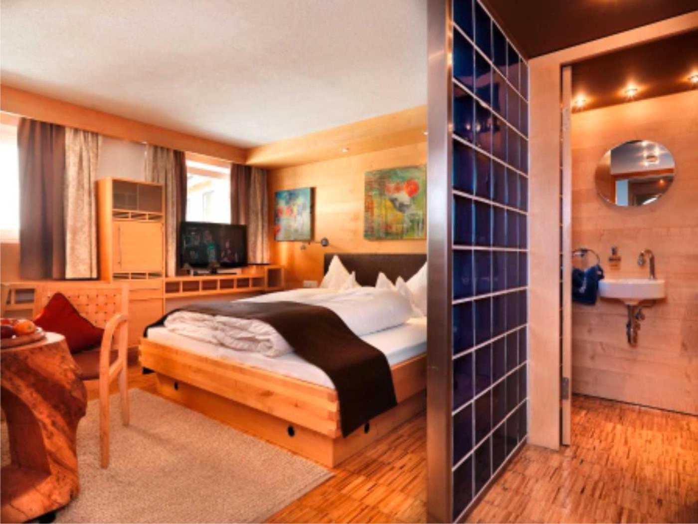 Hotel Goldener Adler - Im Sommer Silvretta Card Premium Inkludiert Ишгъл Екстериор снимка
