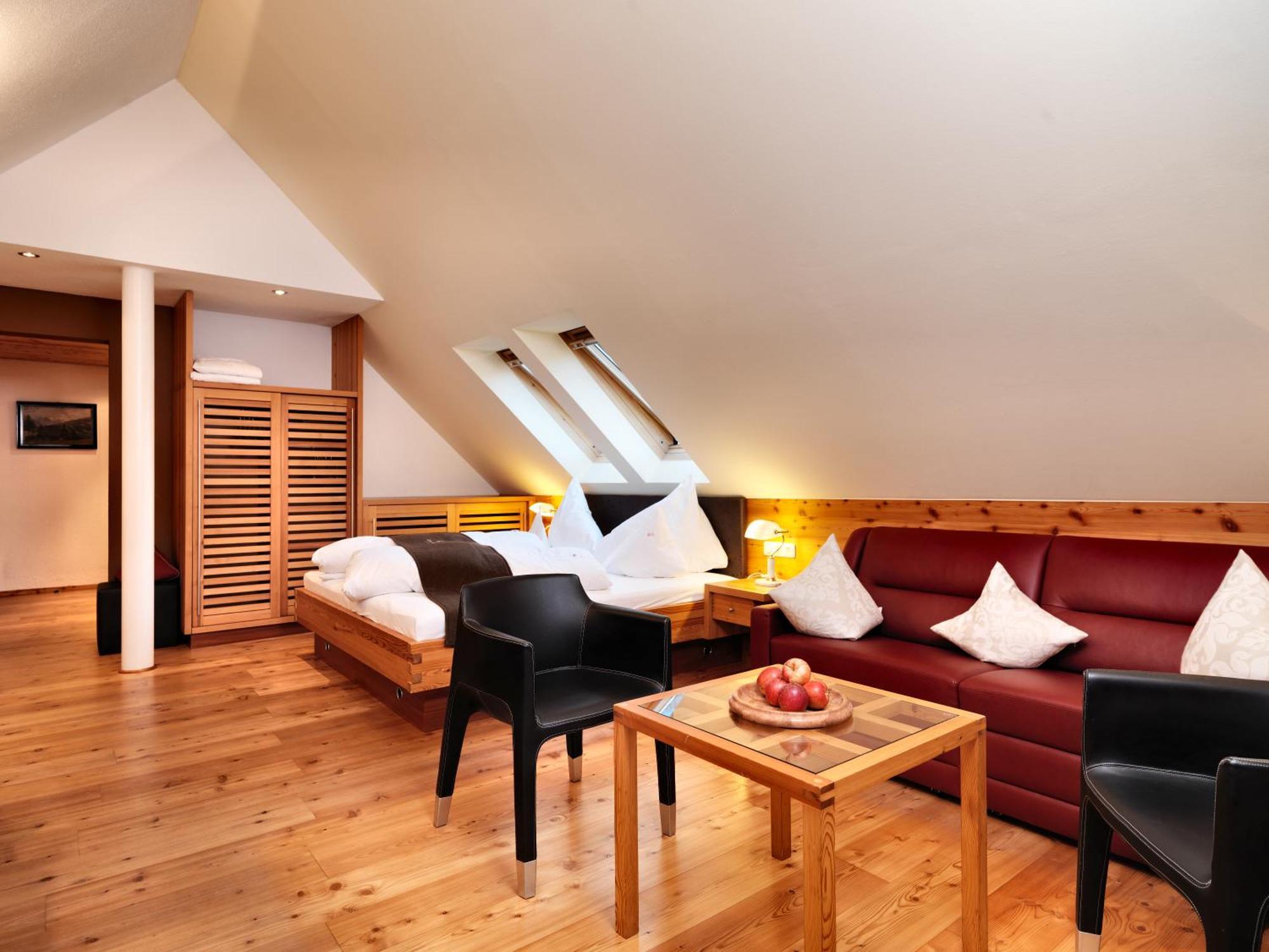 Hotel Goldener Adler - Im Sommer Silvretta Card Premium Inkludiert Ишгъл Екстериор снимка