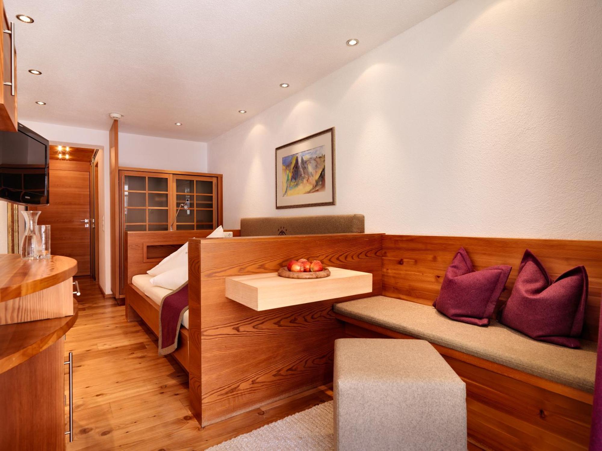 Hotel Goldener Adler - Im Sommer Silvretta Card Premium Inkludiert Ишгъл Екстериор снимка