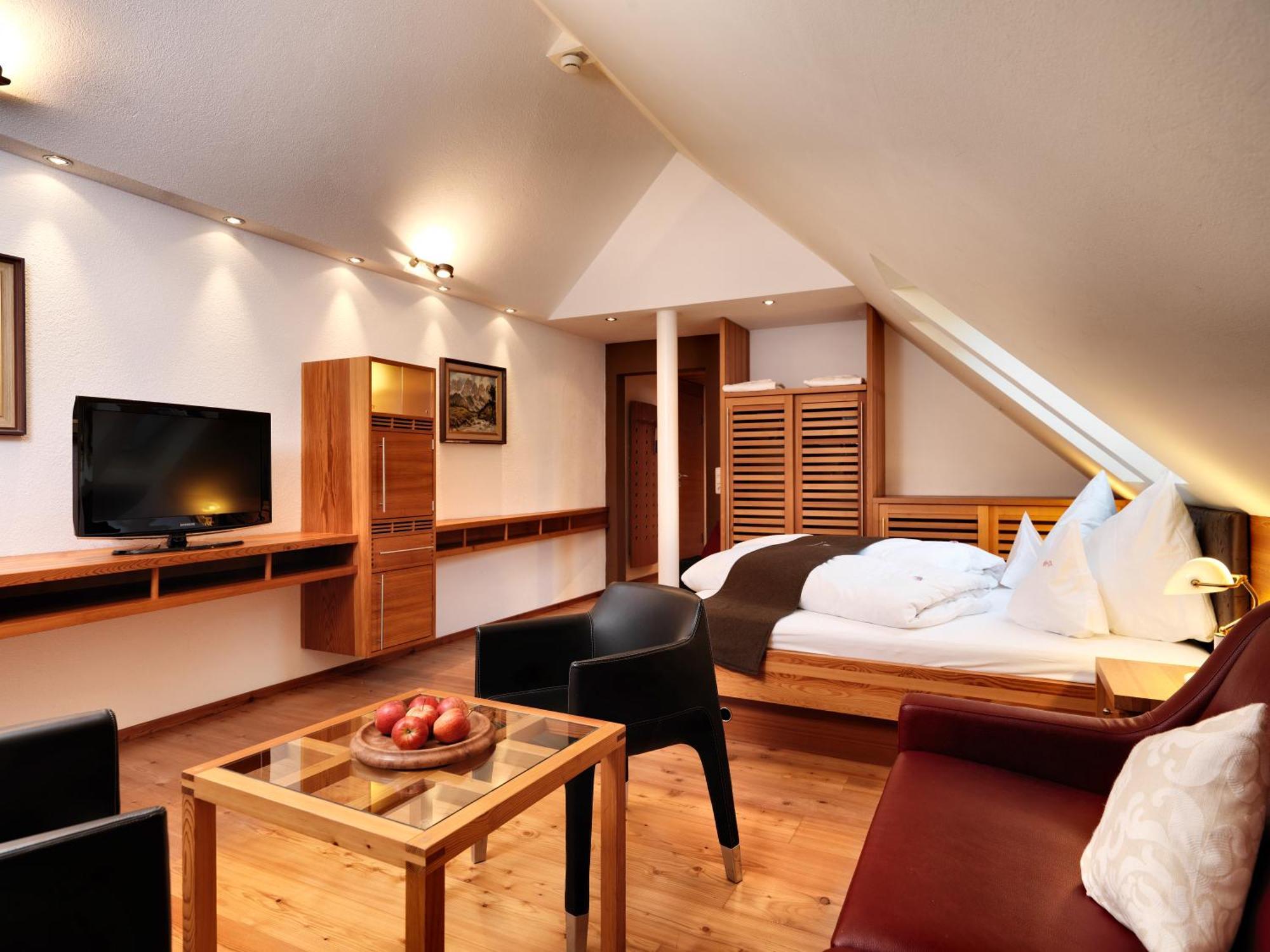 Hotel Goldener Adler - Im Sommer Silvretta Card Premium Inkludiert Ишгъл Екстериор снимка