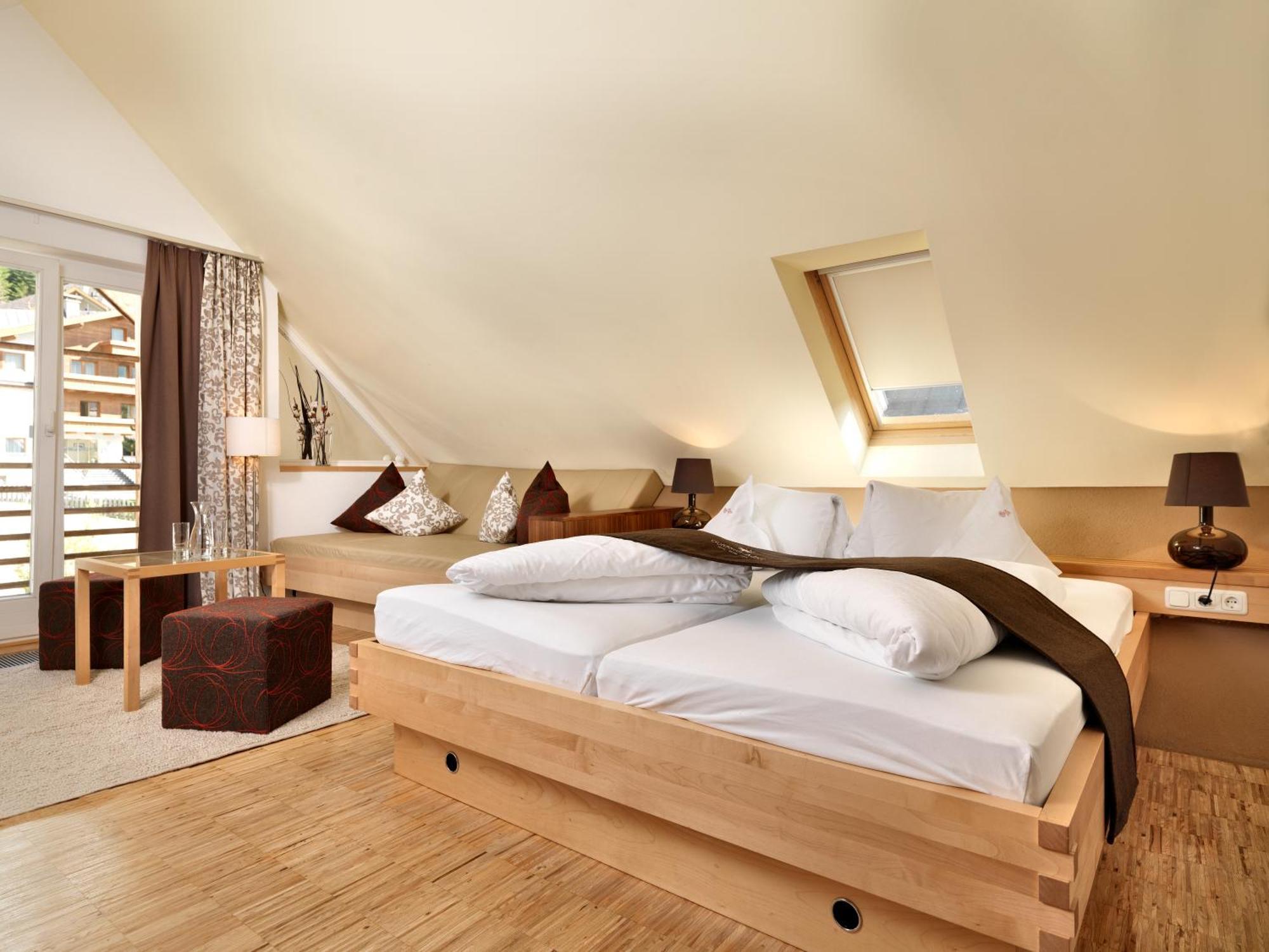 Hotel Goldener Adler - Im Sommer Silvretta Card Premium Inkludiert Ишгъл Екстериор снимка