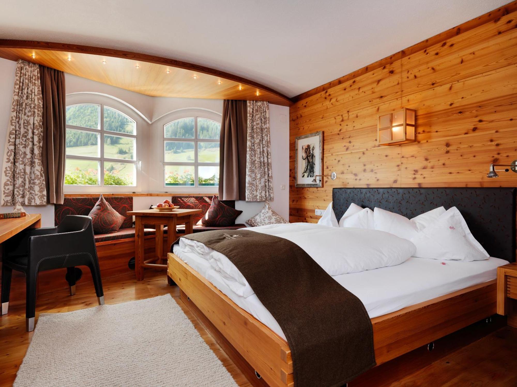 Hotel Goldener Adler - Im Sommer Silvretta Card Premium Inkludiert Ишгъл Екстериор снимка