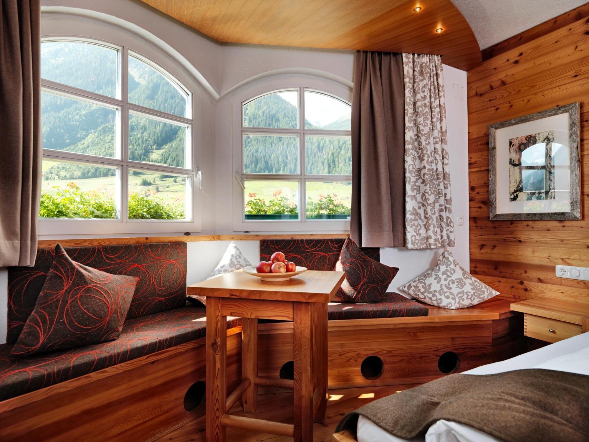 Hotel Goldener Adler - Im Sommer Silvretta Card Premium Inkludiert Ишгъл Екстериор снимка