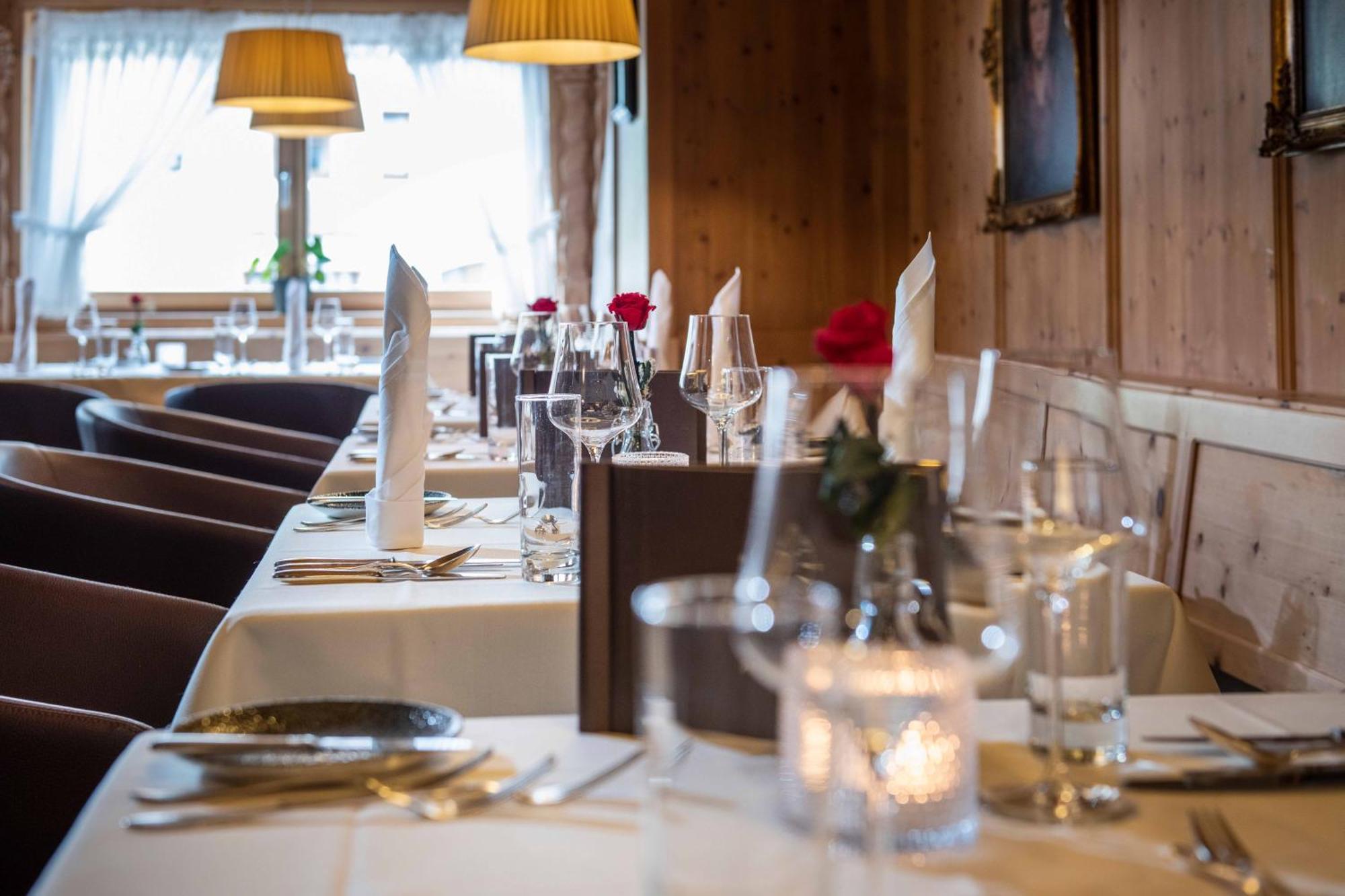 Hotel Goldener Adler - Im Sommer Silvretta Card Premium Inkludiert Ишгъл Екстериор снимка