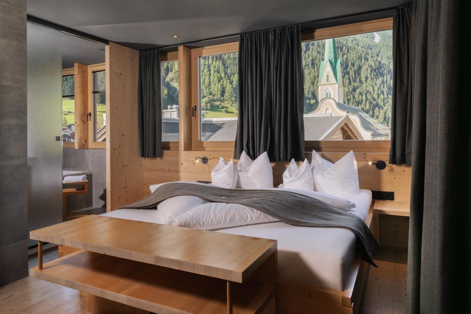 Hotel Goldener Adler - Im Sommer Silvretta Card Premium Inkludiert Ишгъл Екстериор снимка
