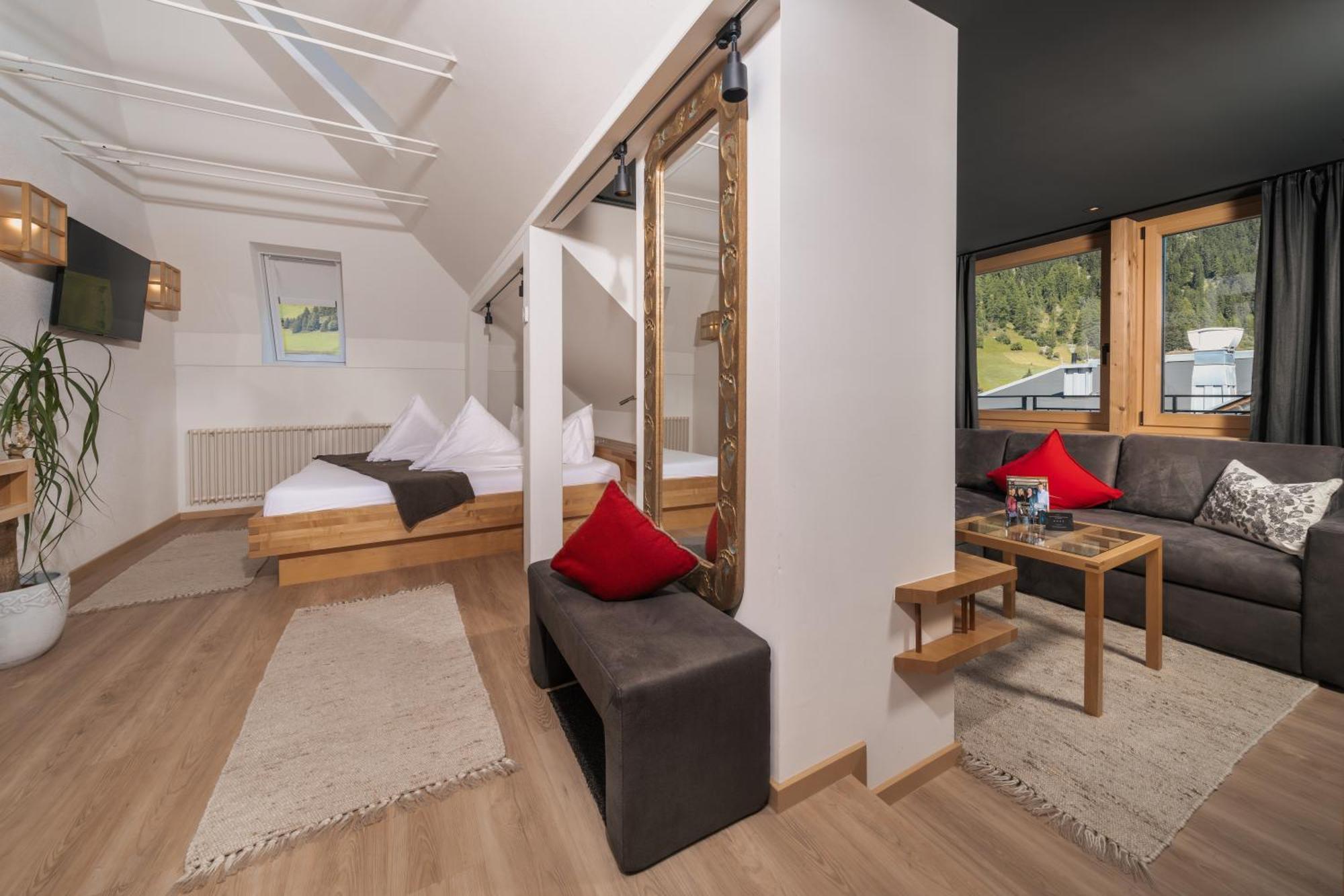 Hotel Goldener Adler - Im Sommer Silvretta Card Premium Inkludiert Ишгъл Екстериор снимка